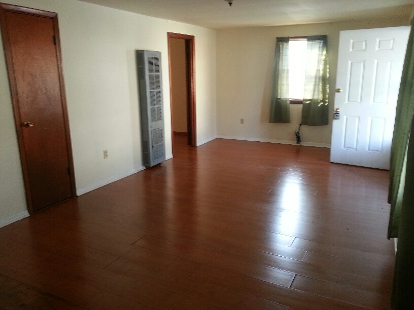203 Colt living main.jpg
